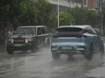 台风“杨柳”过境 广东多地发布暴雨预警